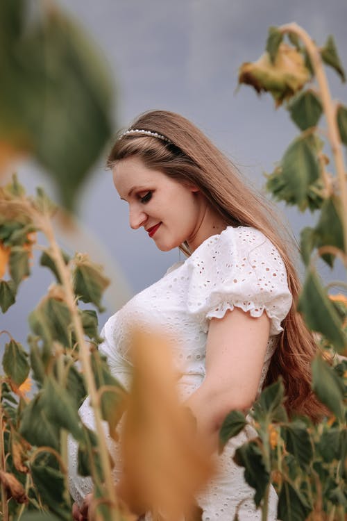 有关マオナバリガ, 垂直拍摄, 微笑的免费素材图片