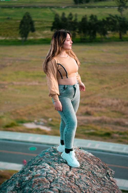 有关垂直拍摄, 女人, 摇滚的免费素材图片