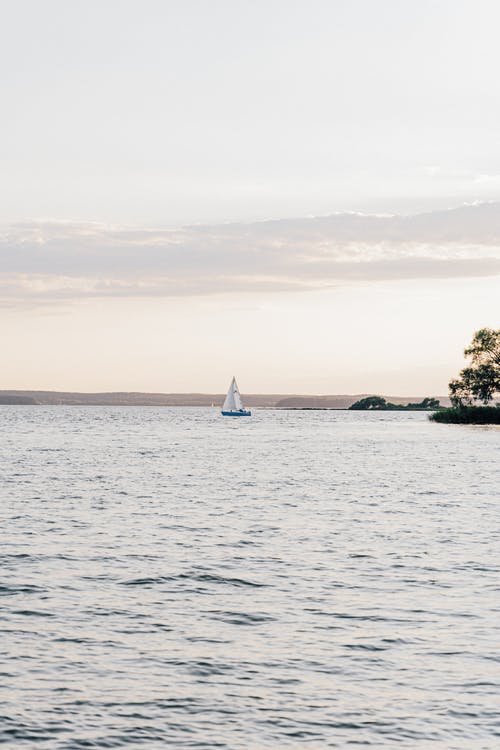 有关垂直拍摄, 帆, 戶外的免费素材图片