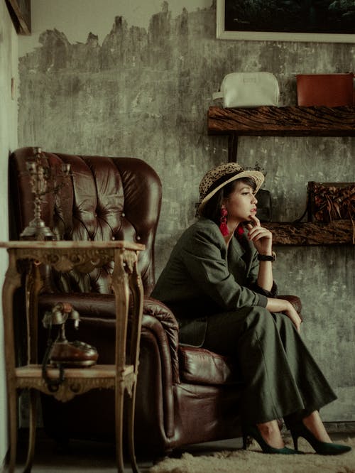 有关單人沙發, 坐, 垂直的的免费素材图片