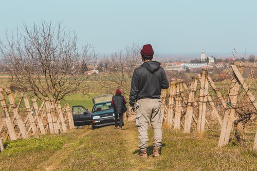 有关停放的汽車, 後視圖, 步行的免费素材图片