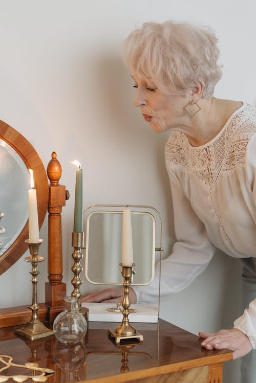 有关吹, 垂直拍摄, 室內的免费素材图片