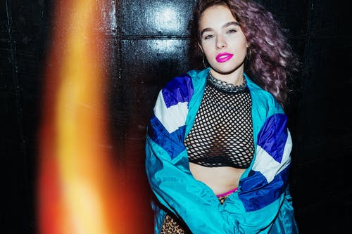 有关中空裝, 卷发, 女人的免费素材图片