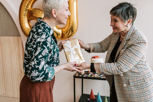 有关60岁以上的女性, 60岁后的生活, 展示的免费素材图片