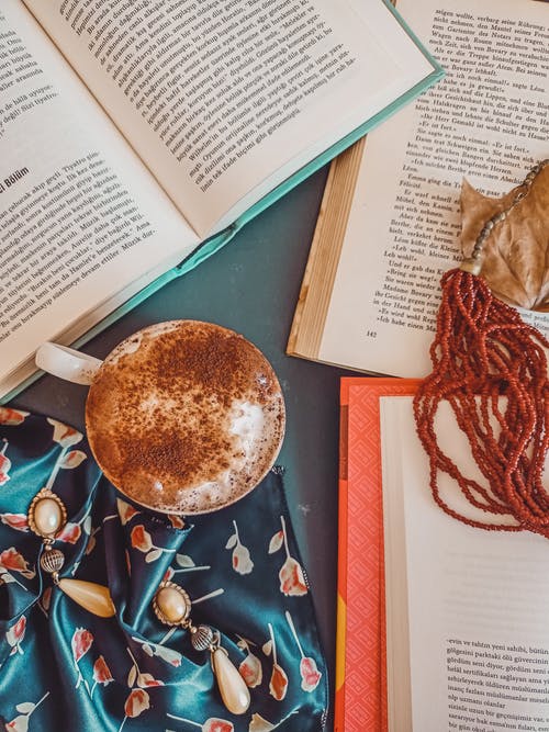 有关俯視圖, 垂直的, 打开书的免费素材图片