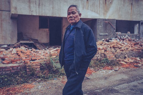 有关夾克, 步行, 瓦砾的免费素材图片