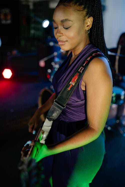 有关吉他手, 垂直拍摄, 女人的免费素材图片