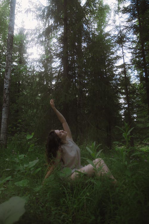 有关人, 地面, 坐的免费素材图片