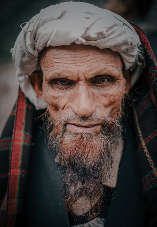 有关垂直拍摄, 大頭貼, 有鬍子的的免费素材图片