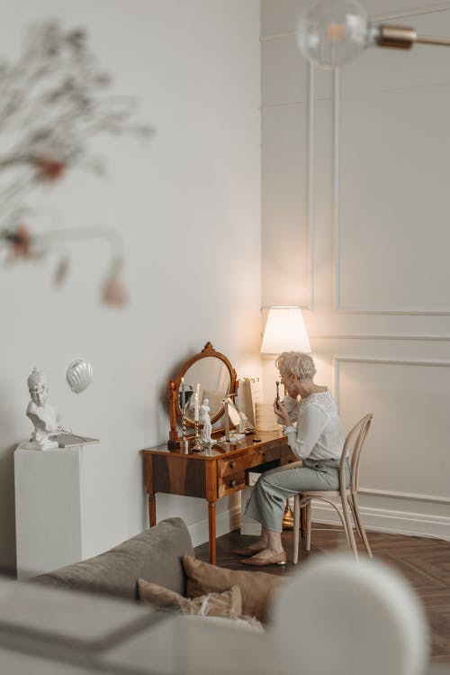 有关化妝, 坐, 垂直拍摄的免费素材图片