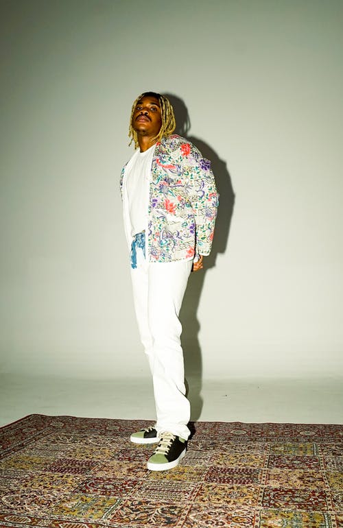 有关低角度视图, 地毯, 夾克的免费素材图片