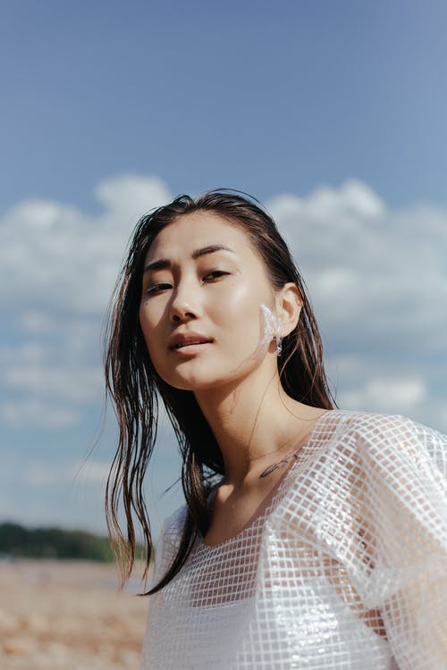 有关垂直拍摄, 塑膠, 女人的免费素材图片