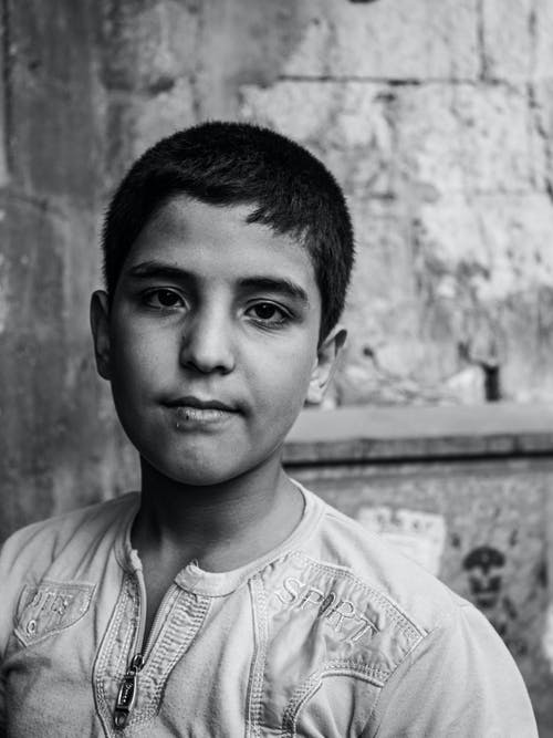 有关兒童, 垂直拍摄, 小孩的免费素材图片