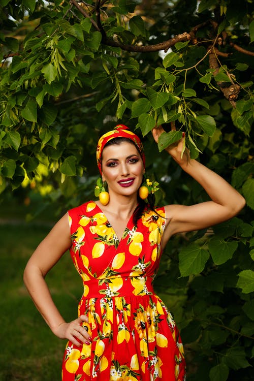 有关@户外, 垂直拍摄, 多彩的衣服的免费素材图片