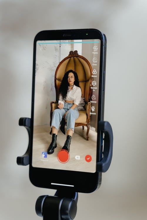 有关單人沙發, 坐, 垂直拍摄的免费素材图片