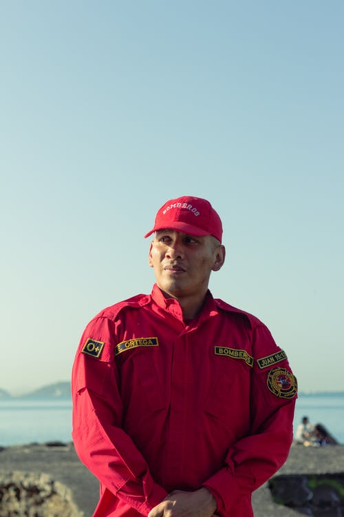 有关中等特写, 人, 制服的免费素材图片