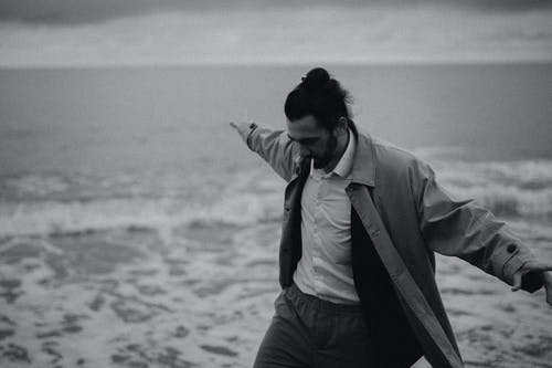 有关人, 單色, 大衣的免费素材图片