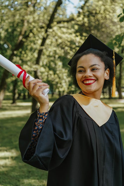 有关垂直拍摄, 學生, 微笑的免费素材图片