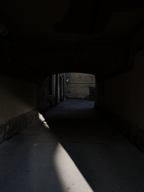 有关光, 垂直拍摄, 漆黑的免费素材图片