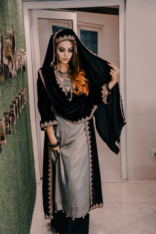 有关人, 传统服装, 垂直拍摄的免费素材图片