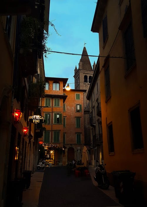 有关商店, 垂直拍摄, 小路的免费素材图片