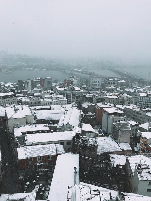 有关冬季, 垂直拍摄, 城市景觀的免费素材图片