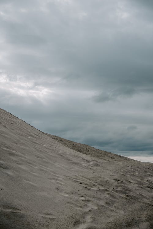 有关地面射击, 壞心情, 多雲的的免费素材图片