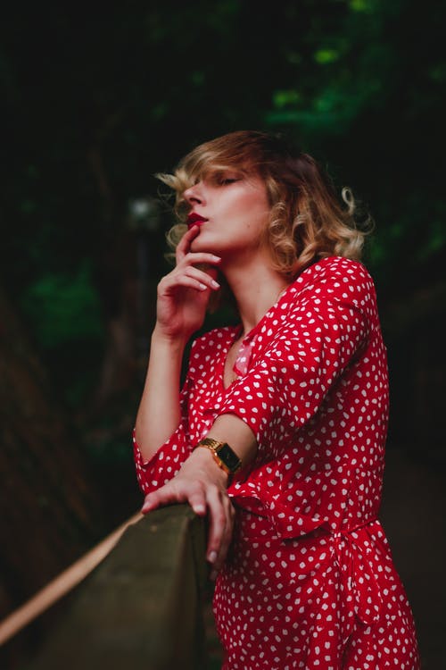 有关人, 垂直拍摄, 女人的免费素材图片