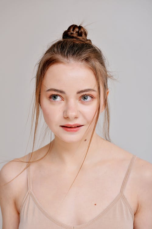 有关发髻, 垂直的, 女人的免费素材图片