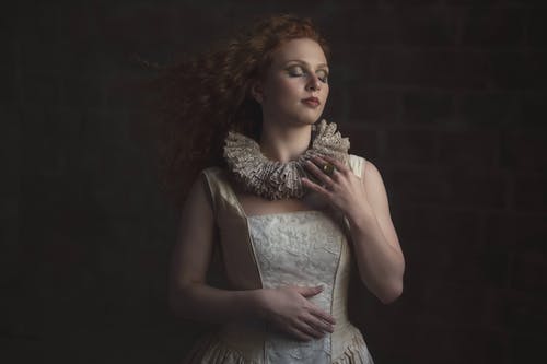 有关光鮮亮麗, 冷靜, 女人的免费素材图片