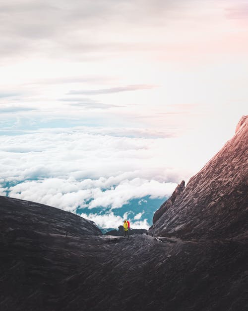 有关冒險, 垂直拍摄, 天性的免费素材图片