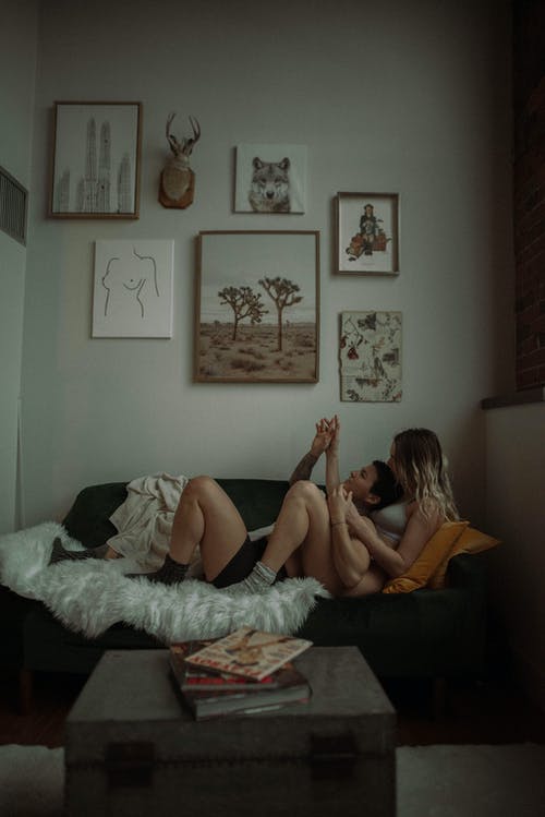 有关亲热, 內衣, 垂直拍摄的免费素材图片