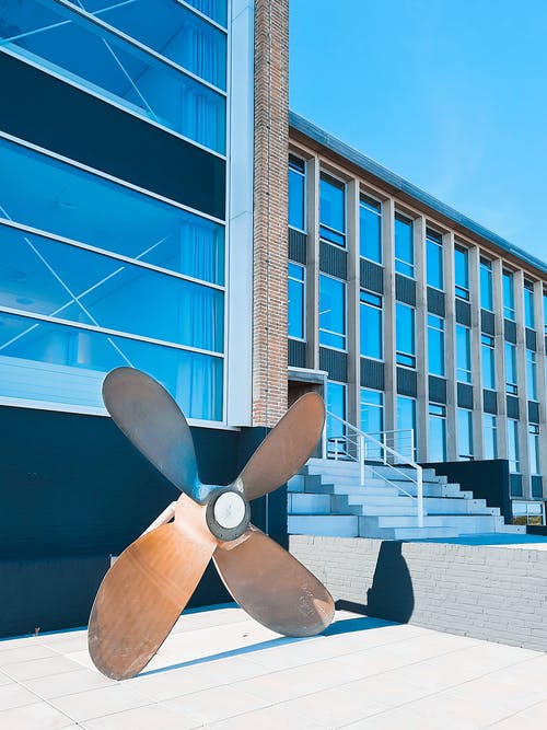 有关垂直拍摄, 旋轉葉片, 玻璃的免费素材图片