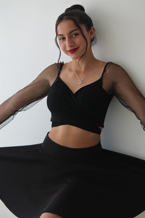 有关发髻, 女人, 微笑的免费素材图片