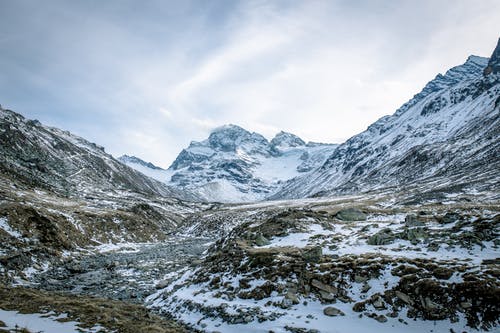 有关冬季, 多雲的天空, 大雪覆盖的免费素材图片