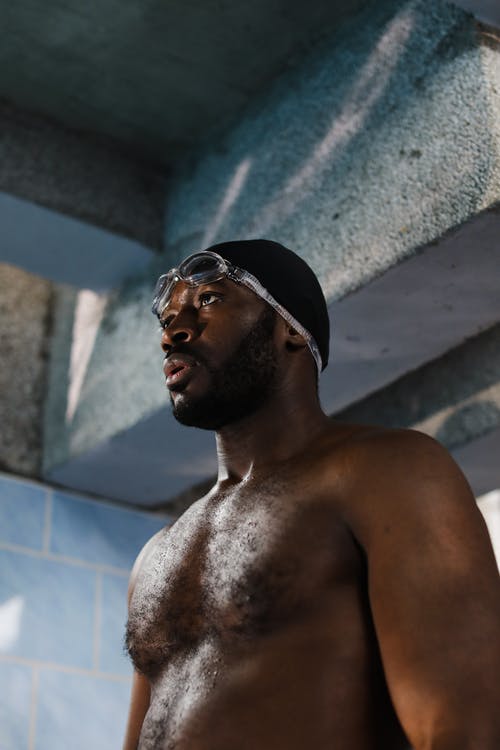 有关人, 低角度拍攝, 半裸的免费素材图片