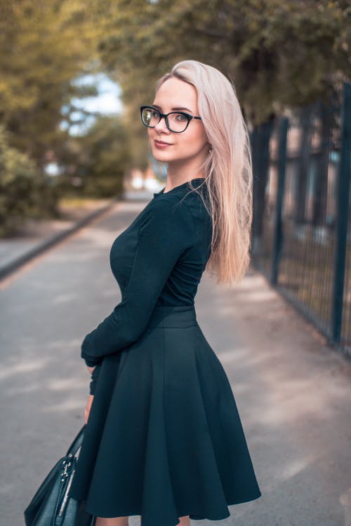 有关人, 回頭看, 垂直拍摄的免费素材图片