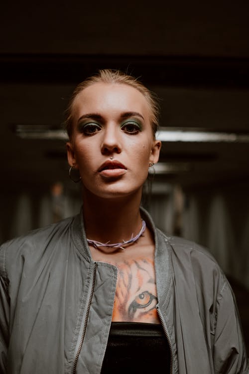 有关光鮮亮麗, 出现, 刺穿的免费素材图片