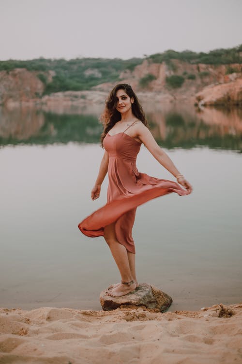 有关举起手臂, 休息, 優雅的免费素材图片