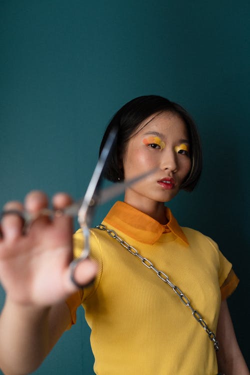 有关t恤, 剪刀, 化妆品的免费素材图片