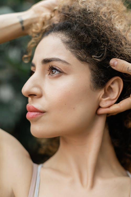 有关側面圖, 垂直拍摄, 女人的免费素材图片