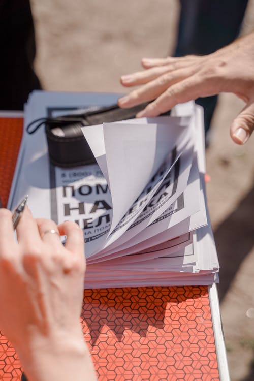 有关伸出援助之手, 合作, 團隊合作的免费素材图片