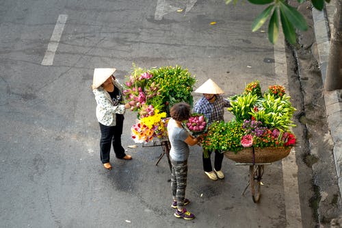 有关一束鲜花, 戶外, 街边小贩的免费素材图片