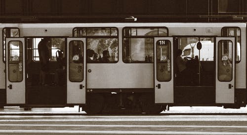 有关交通系統, 入口, 單色的免费素材图片