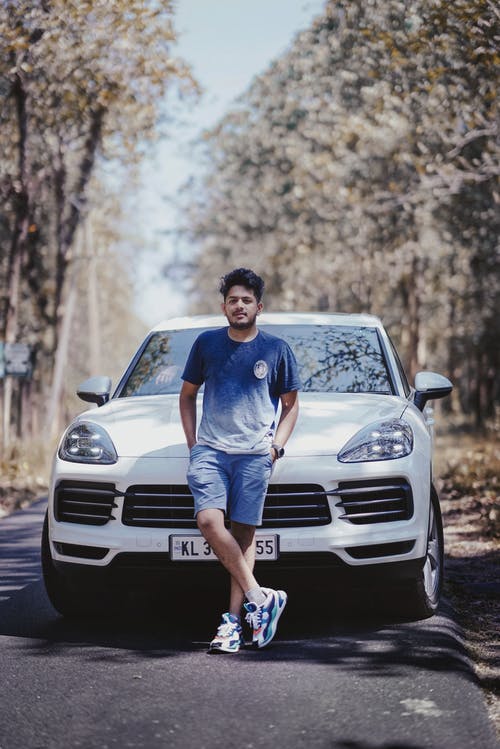 有关SUV, 人, 休闲服装的免费素材图片