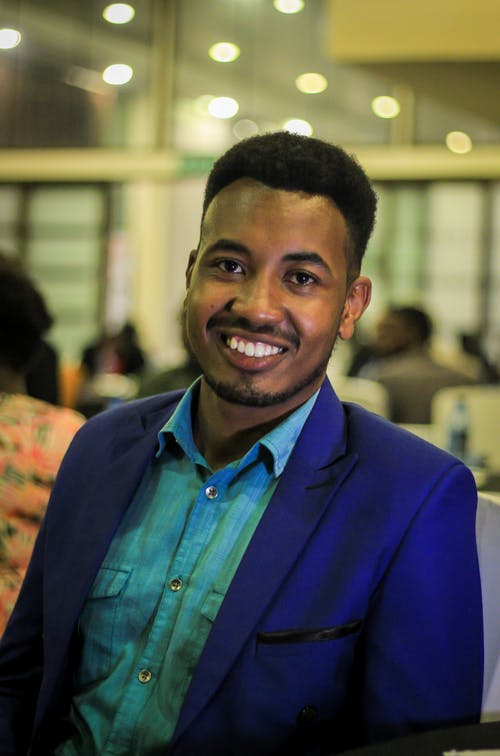 有关垂直拍摄, 套裝, 微笑的免费素材图片