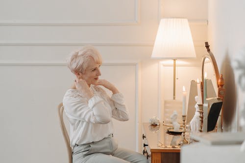 有关坐, 室內, 時尚的免费素材图片