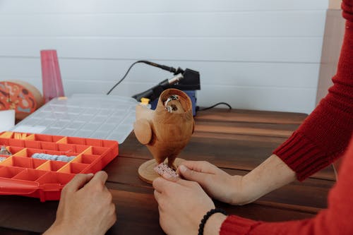 有关手, 握住, 晶片的免费素材图片