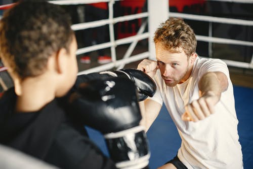 有关人, 冲压, 室內的免费素材图片