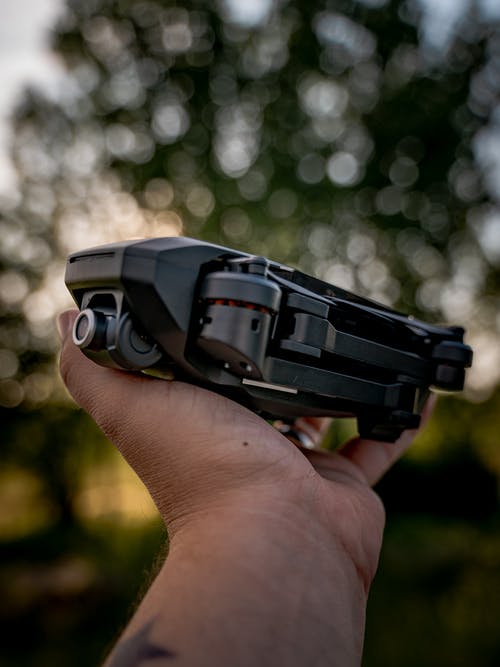 有关垂直拍摄, 手, 握住的免费素材图片